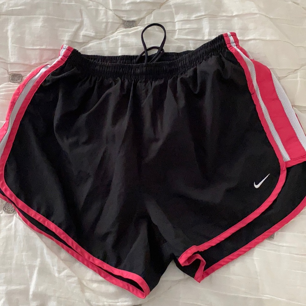 Nike running short sz M black w pink/white detail